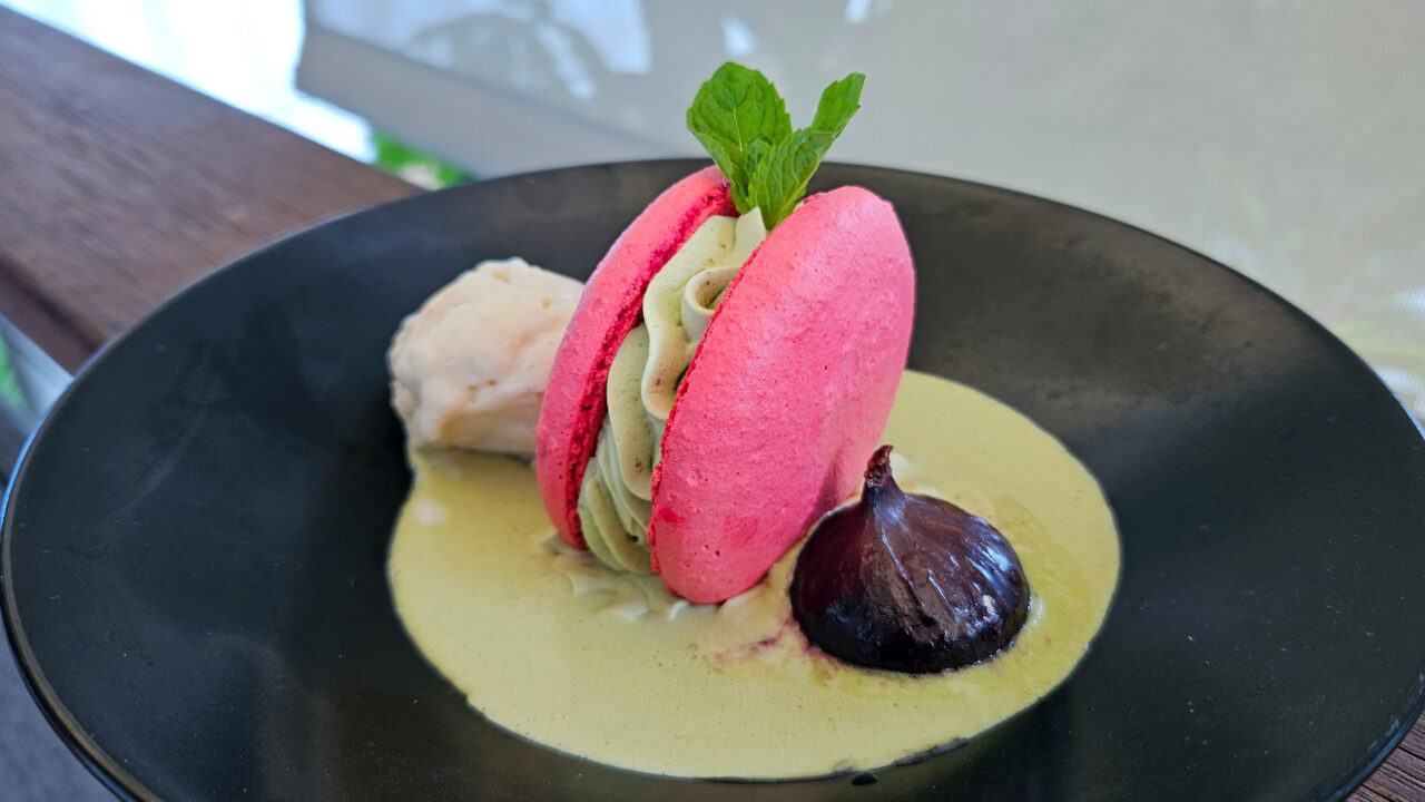 MACARON